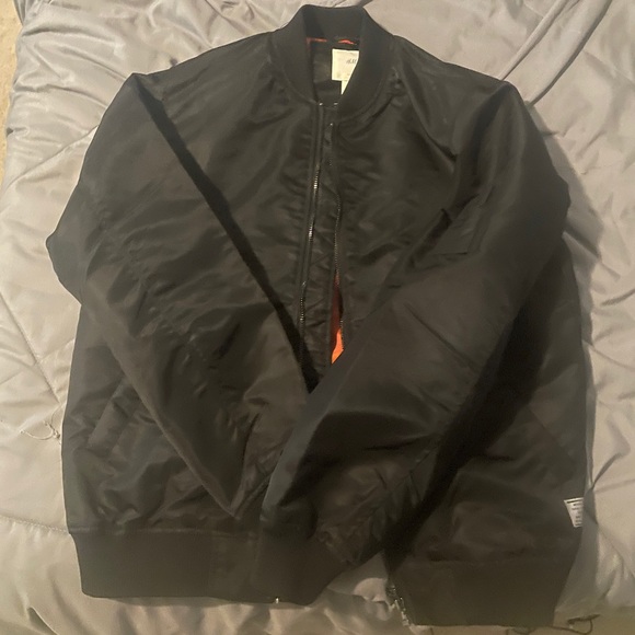 NEVER WORN *** H&M bomber size MEDIUM - Picture 2 of 4